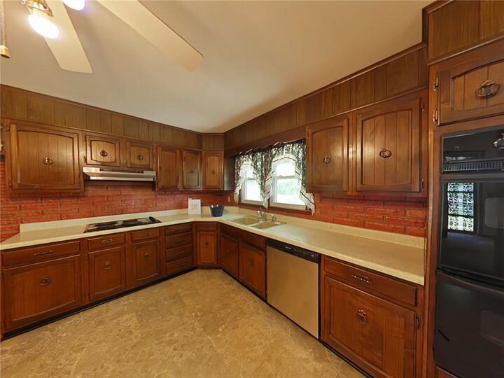 Property Photo:  2802 Blackwell Road  MO 64506 