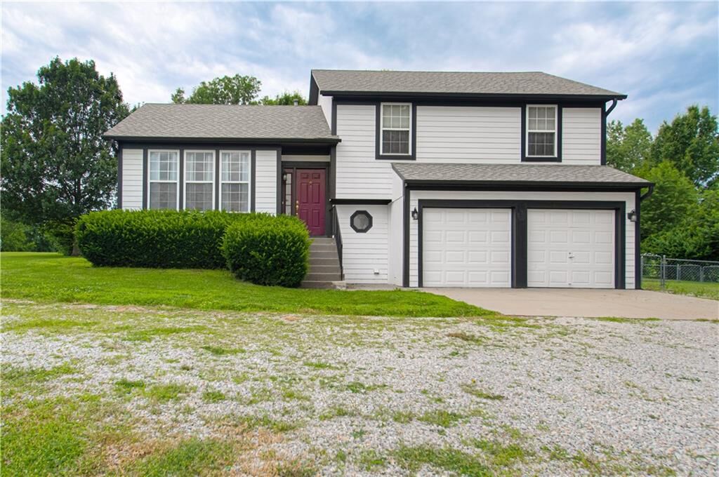 Property Photo:  8720 NE 149th Street  MO 64068 