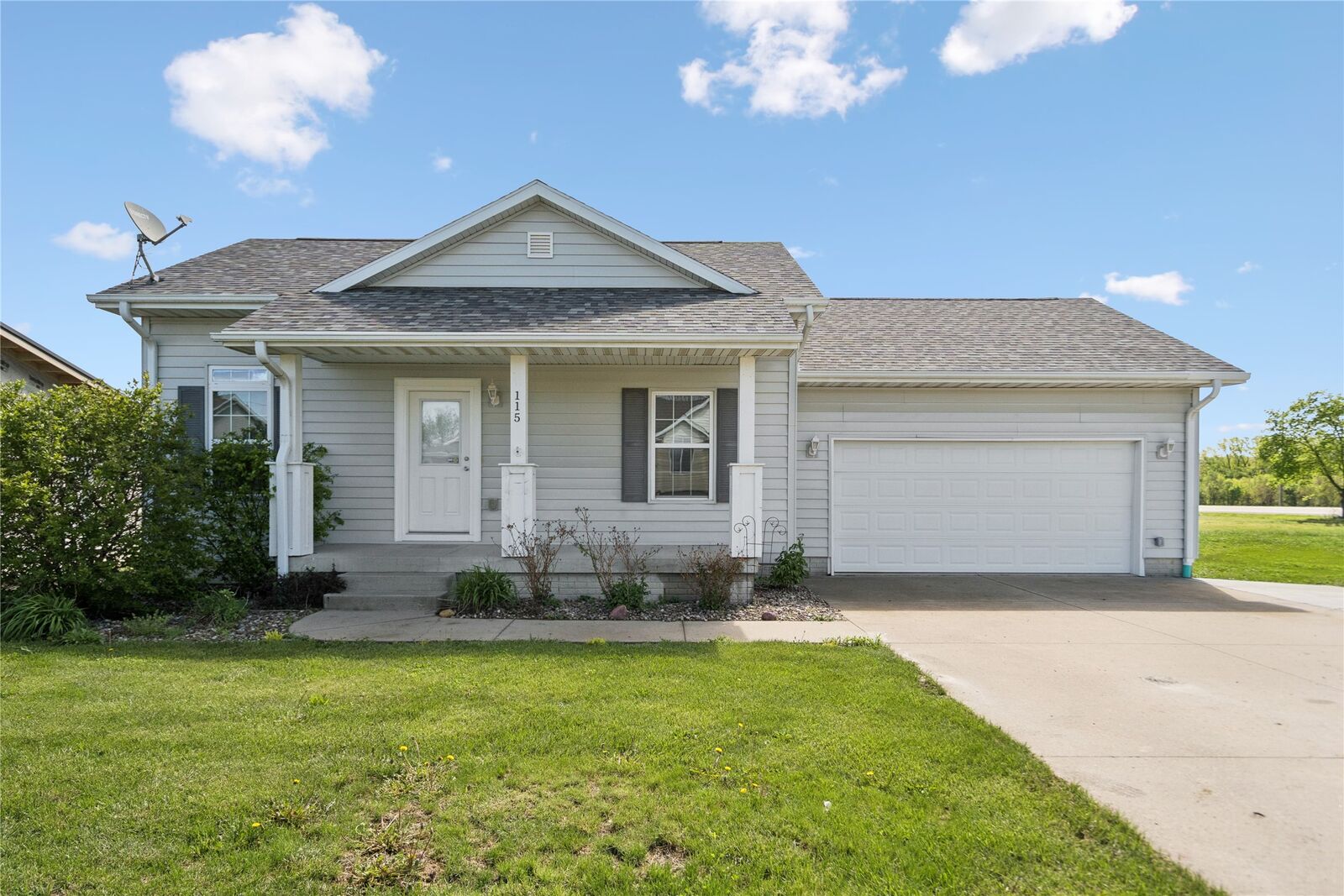 Property Photo:  115 Lillianna Street  IA 50218 