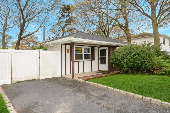 Property Photo:  2 Arleen Avenue  NY 11741 