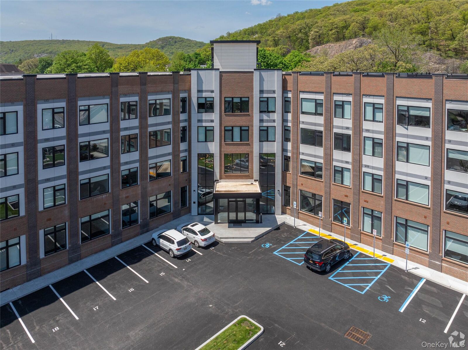 Property Photo:  15 Washington Avenue 206  NY 10901 