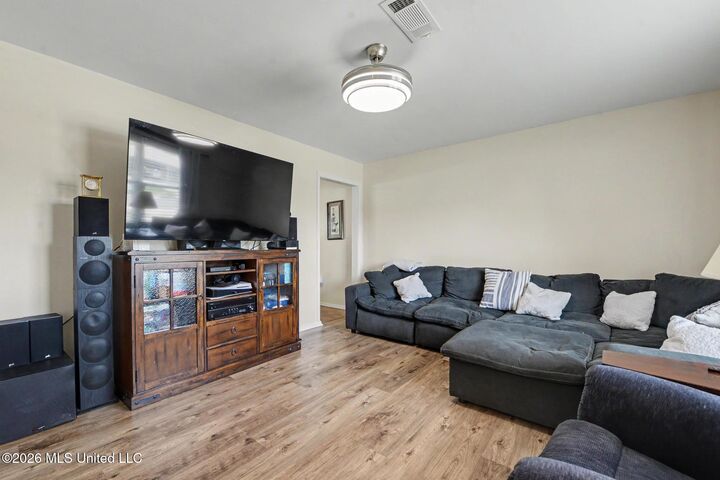 Property Photo:  203 Lynn Circle  MS 39571 