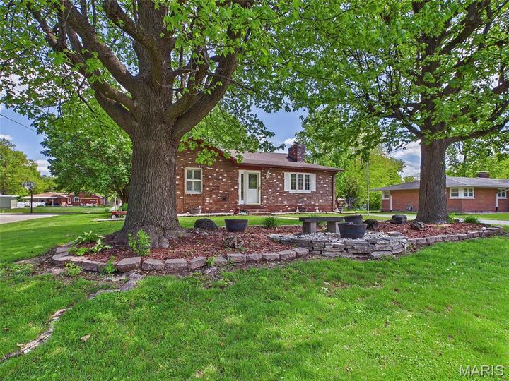 Property Photo:  258 Norwood Place  IL 62024 