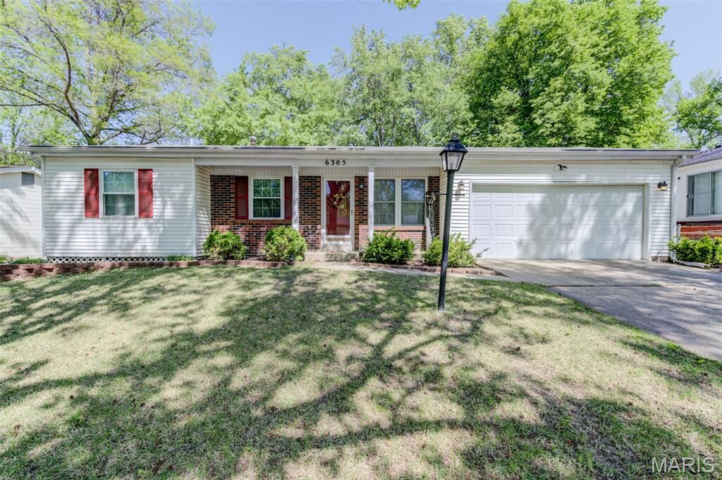 Property Photo:  6305 Silver Fox Drive  MO 63034 