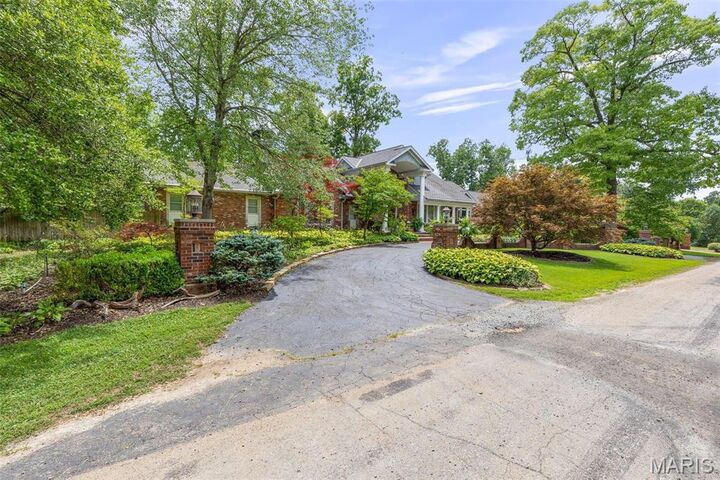 Property Photo:  556 Oak Terrace Drive  MO 63640 