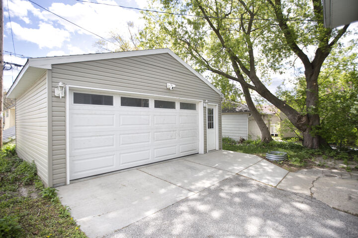 Property Photo:  1705 E Newton Ave 1707  WI 53211 