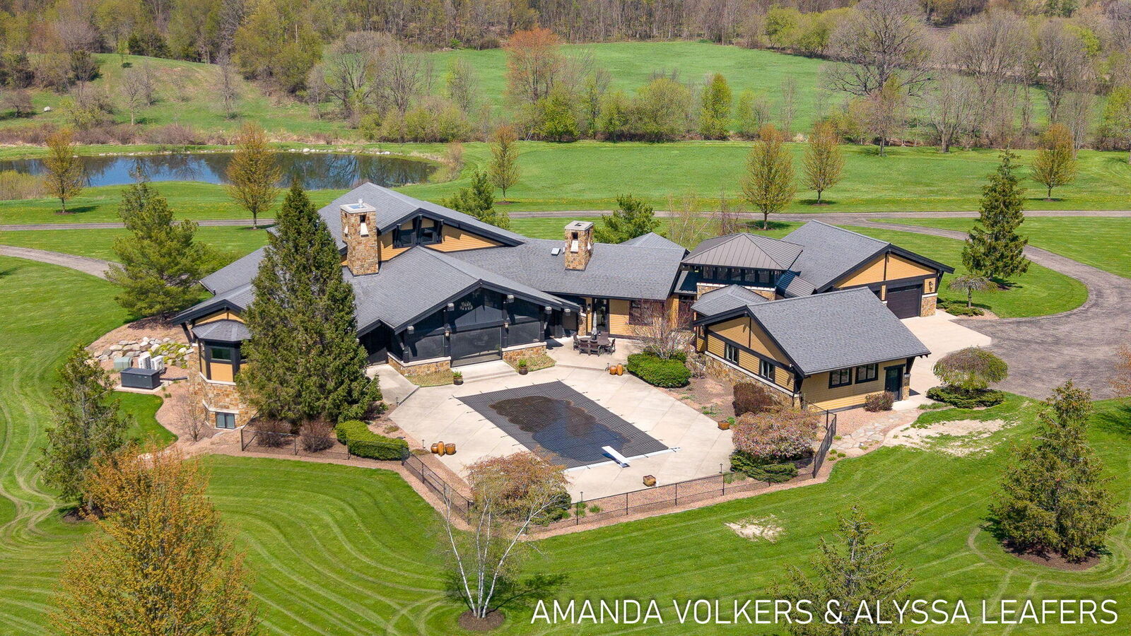 Property Photo:  10306 Ivanrest Avenue SW  MI 49315 