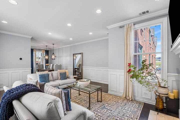 Property Photo:  2140 N Winchester Avenue 6  IL 60614 