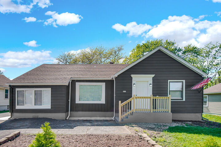 Property Photo:  211 Independence Avenue  IL 60433 