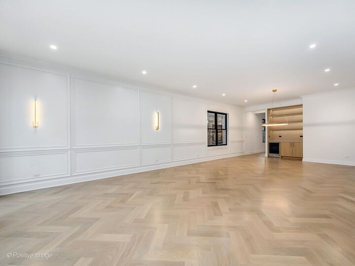 Property Photo:  3714 N Claremont Avenue  IL 60618 