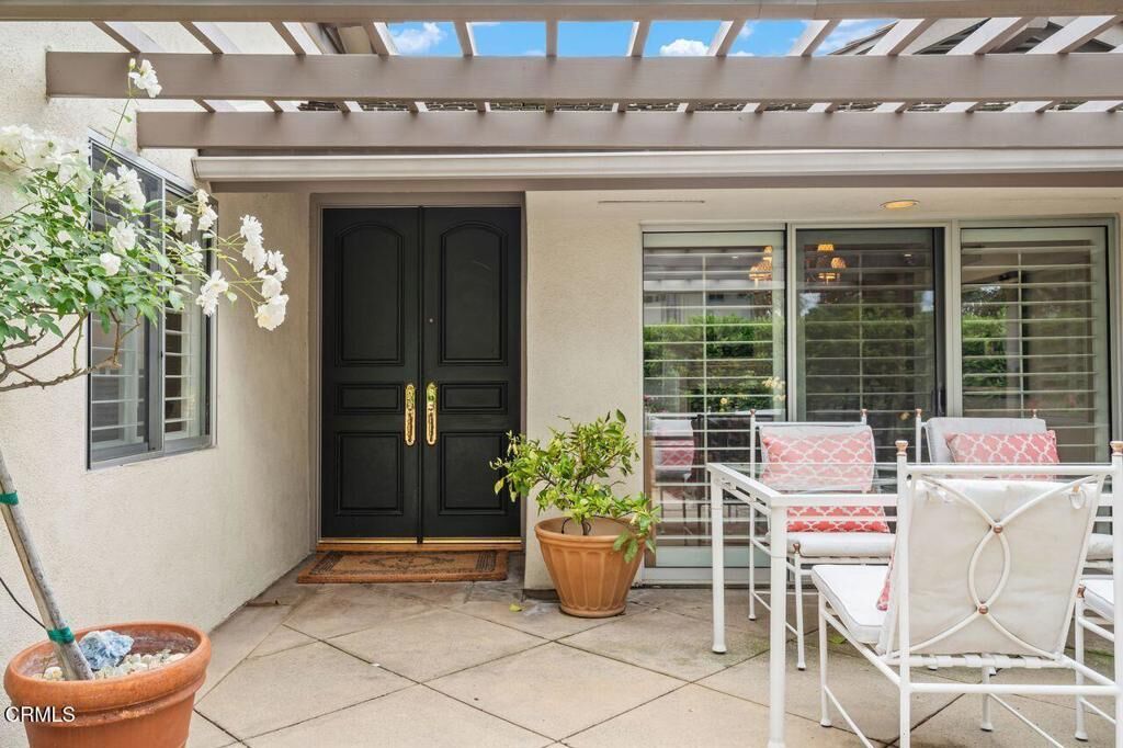 Property Photo:  1040 S Orange Grove 1  CA 91105 