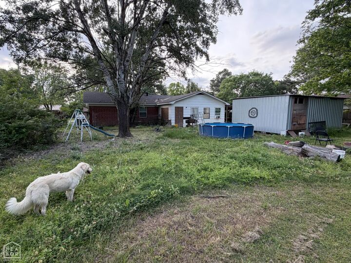 Property Photo:  7 Law 724  AR 72476 