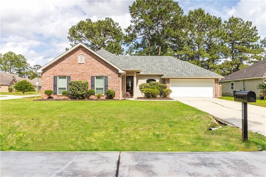 Property Photo:  711 Lionel Court  LA 70420 