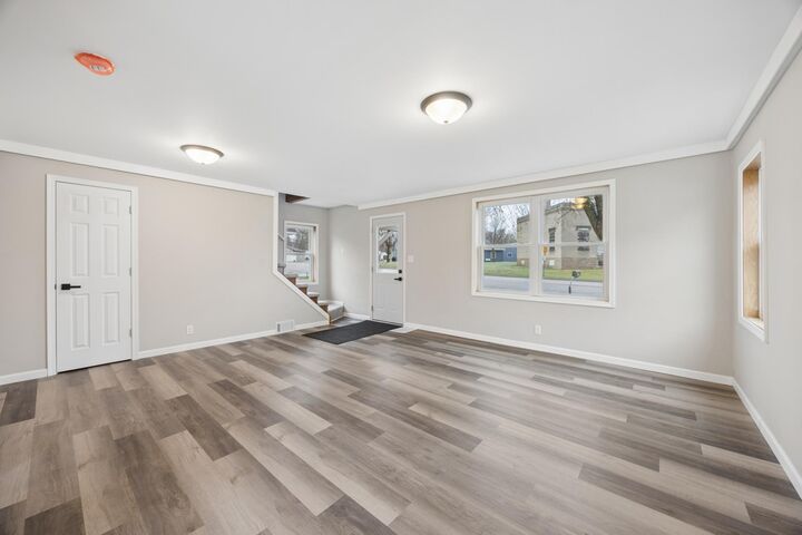 Property Photo:  615 Getty Street S  MN 56378 