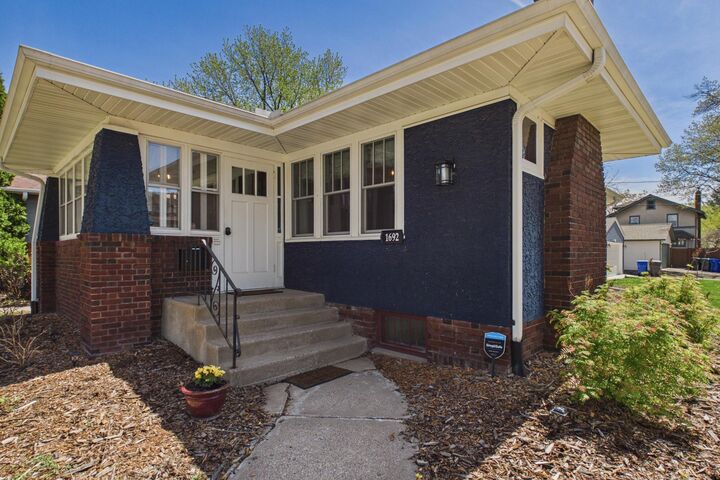 Property Photo:  1692 Stanford Avenue  MN 55105 
