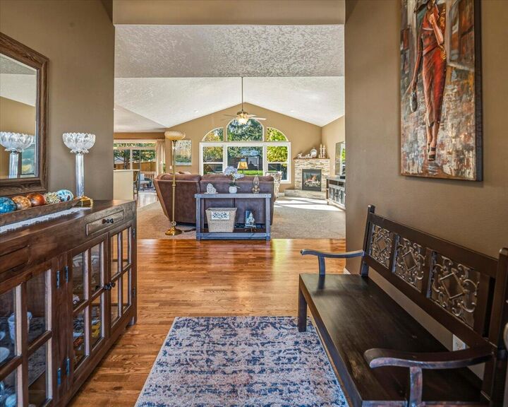 Property Photo:  4010 SW Majestic Avenue  OR 97756 