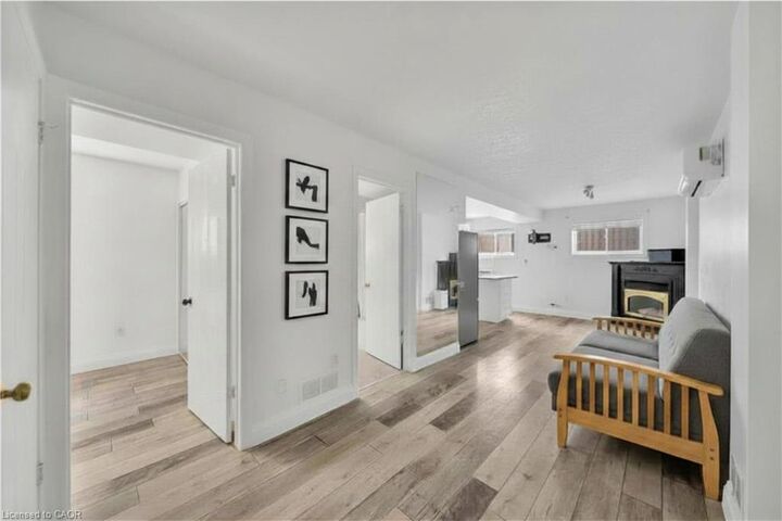 Photo de la propriété:  347 Keewatin Avenue Lower  ON N2B 3W2 
