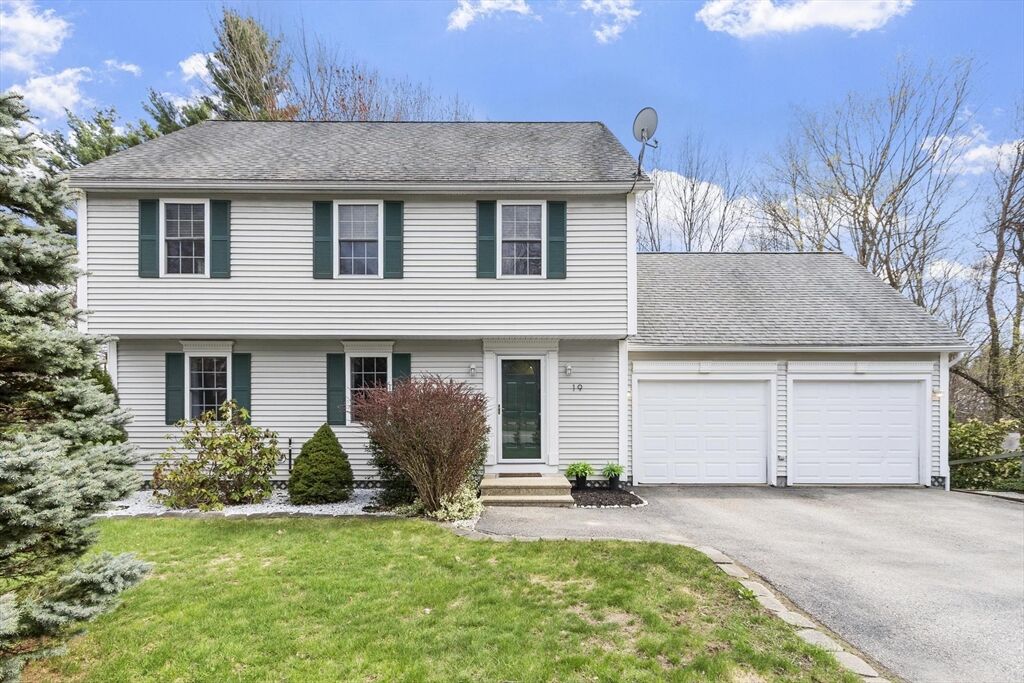 Property Photo:  19 Fieldstone Dr  MA 01440 