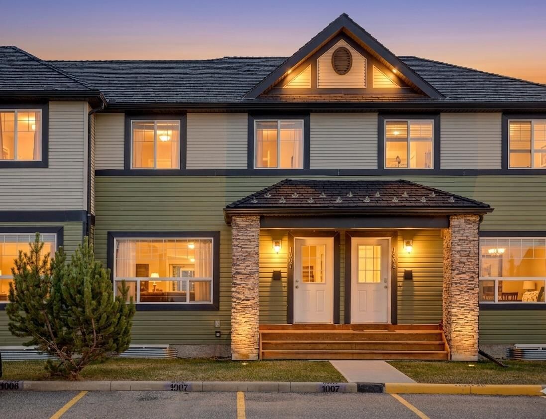 Property Photo:  140 Sagewood Boulevard SW 1007  AB T4B 3H5 
