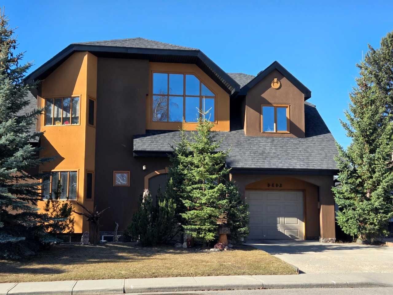 Property Photo: 4643 29 Avenue NW AB T3B 0J1