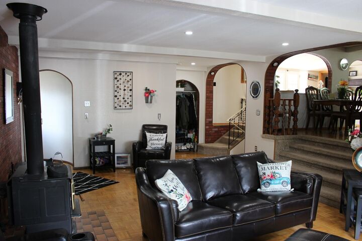 Property Photo: 605 Rogers Avenue AB T0K 1V0