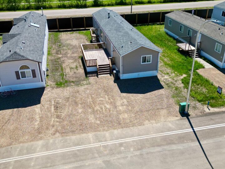Property Photo: 10413 110 Ave AB T0H 2H0