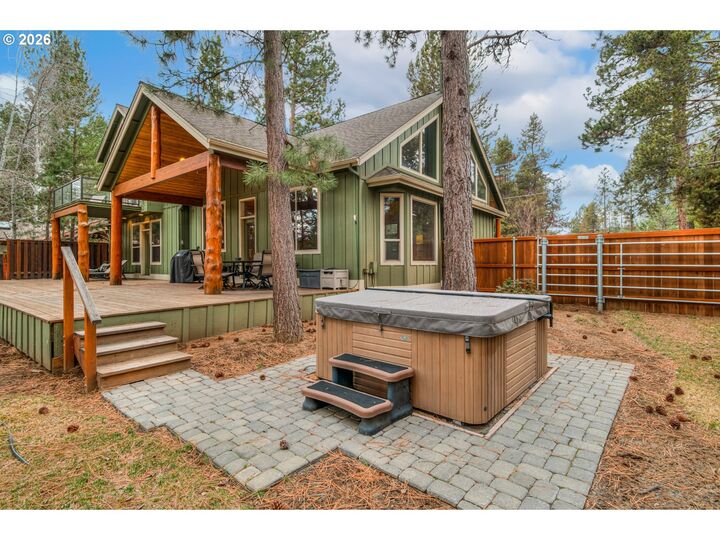 Property Photo:  56340 Solar Dr  OR 97707 