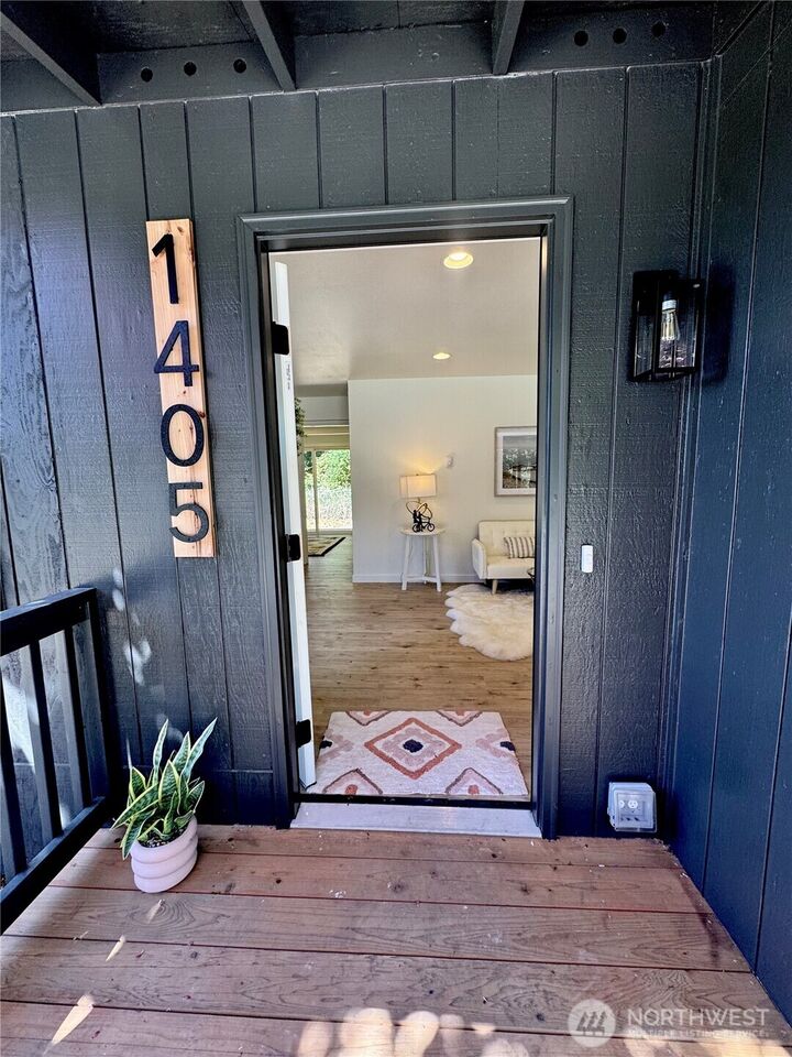 Property Photo:  1405  184th Place  WA 98631 