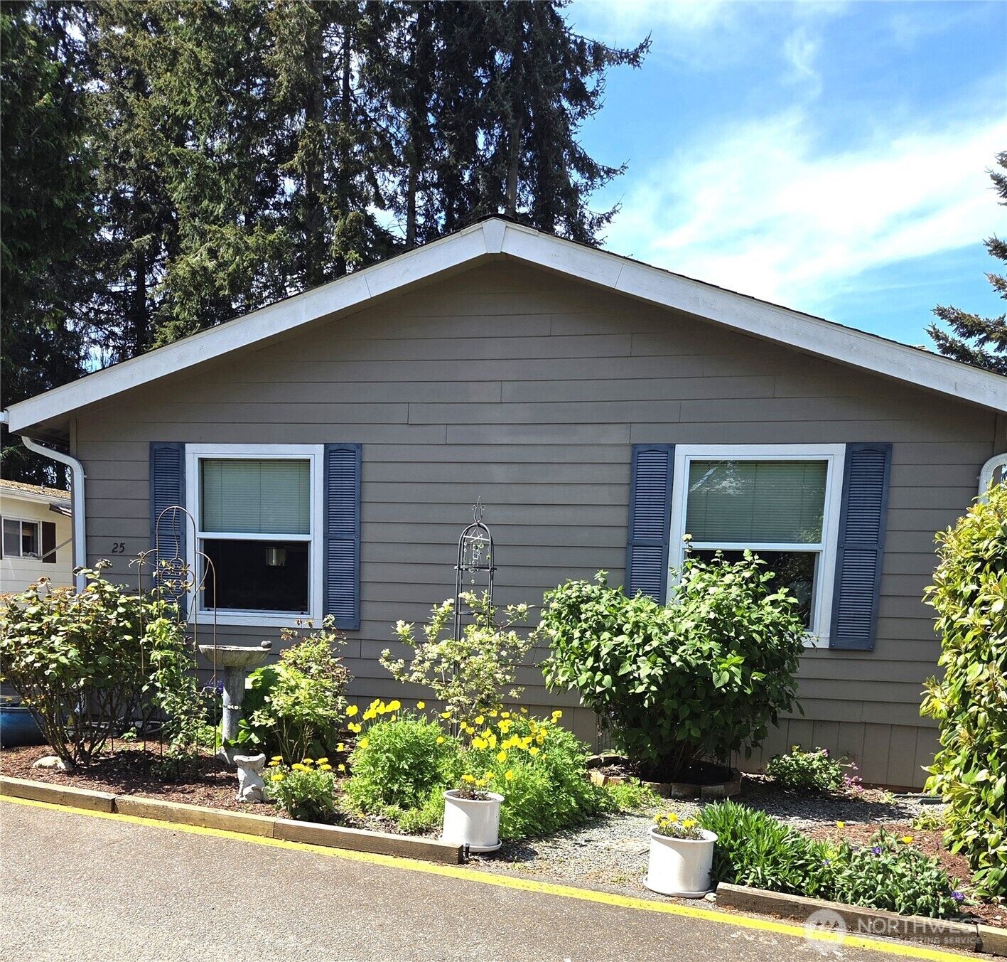 Property Photo:  4515  176th St Street SW 25  WA 98037 