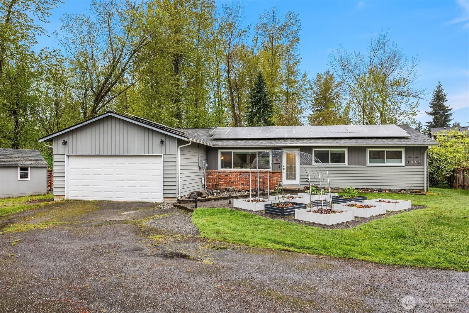Property Photo:  8442 NE 141st Street  WA 98034 