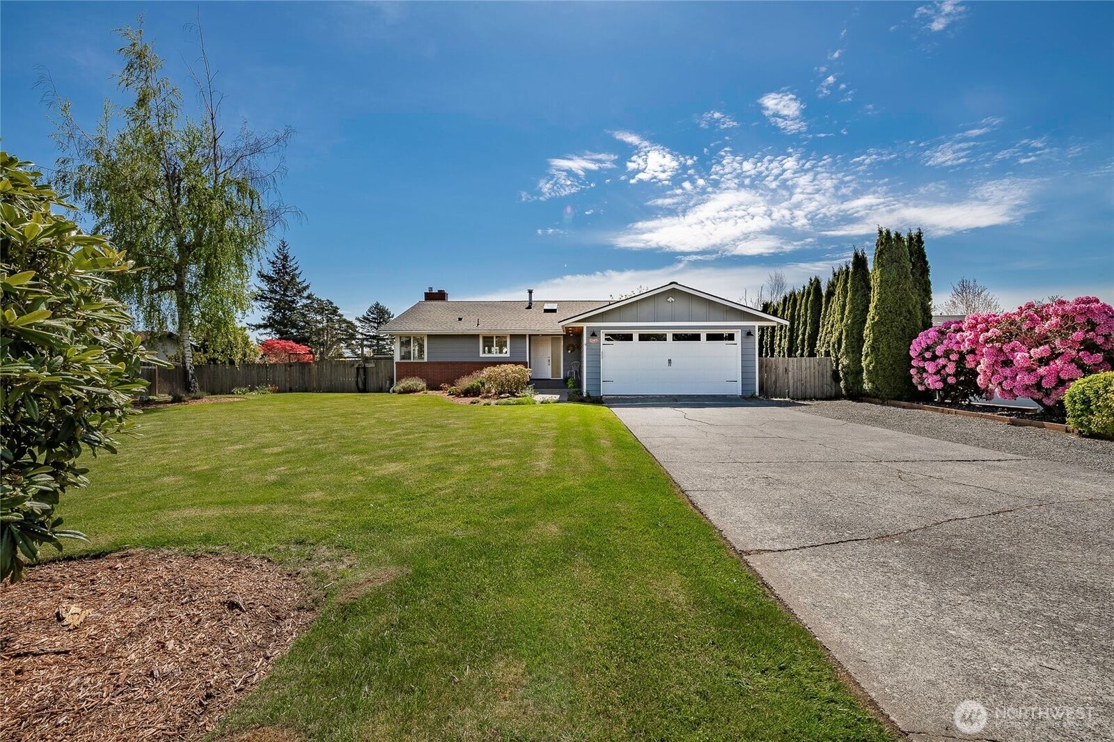Property Photo:  2147  Hillside Place  WA 98248 