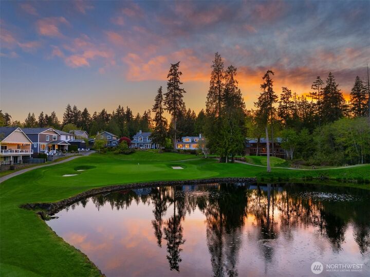 Property Photo:  712  Tiffany Meadows Drive NE  WA 98110 