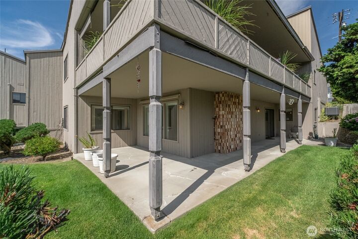 Property Photo:  225 NE 19th Street 31  WA 98802 