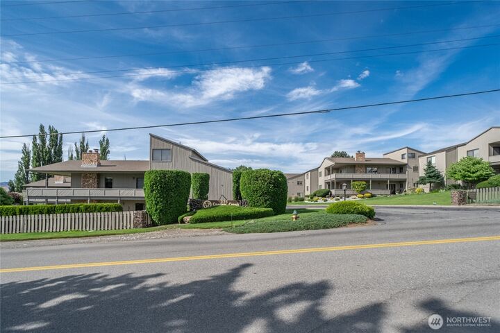 Property Photo:  225 NE 19th Street 31  WA 98802 