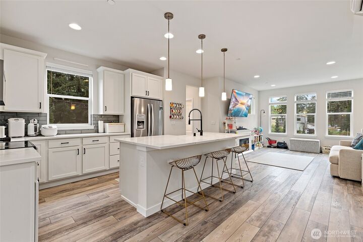 Property Photo: 13420 Manor Way A6 WA 98087