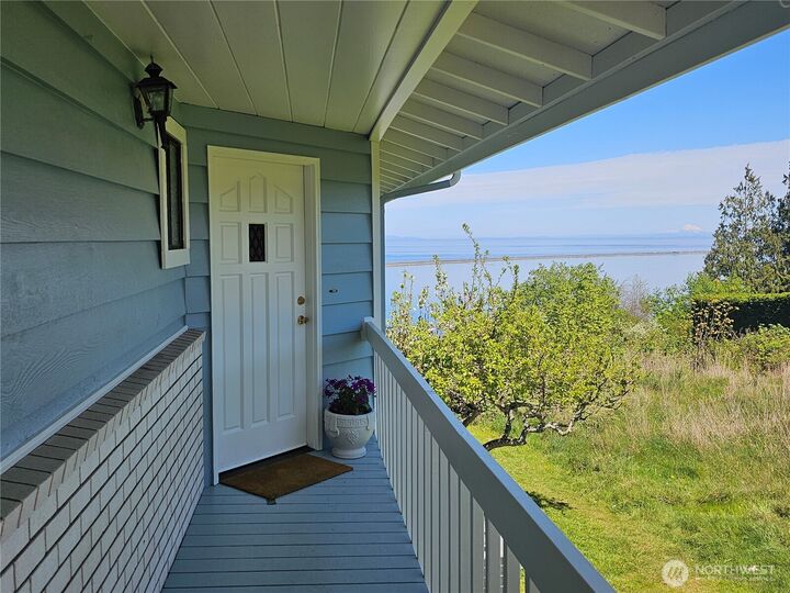 Property Photo:  1426 W 4th Street  WA 98363 
