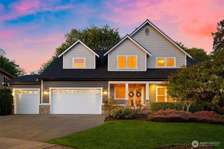 Property Photo:  1300 N 27th Place  WA 98056 