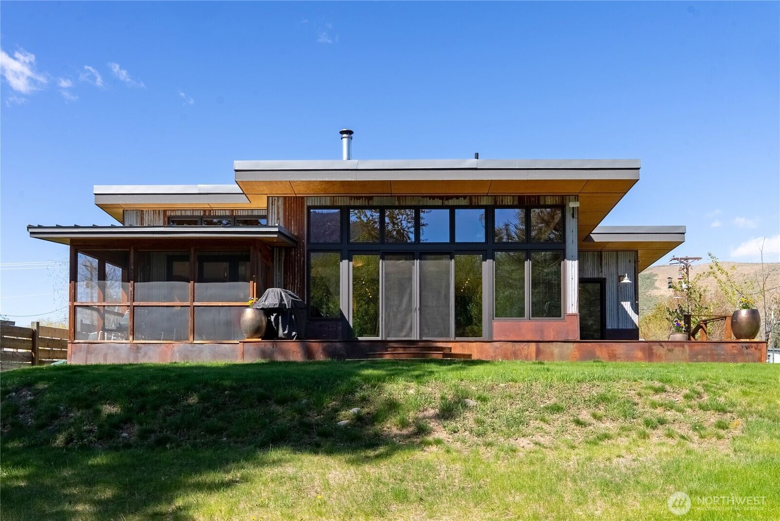 Property Photo: 1013 Riverside Avenue WA 98856