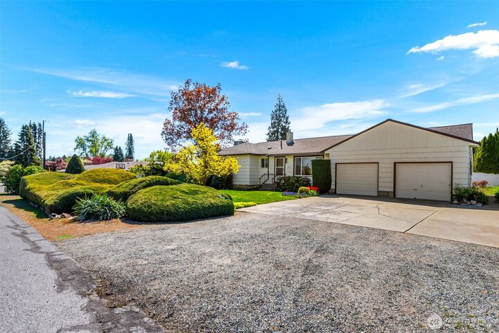 Property Photo:  1427  2nd Street  WA 98801 