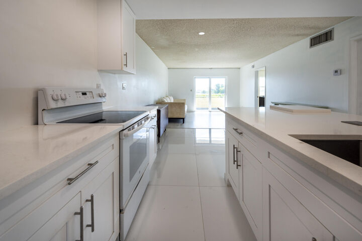 Property Photo:  900 NE 18th Avenue 408  FL 33304 