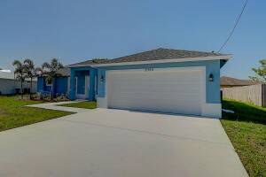 Property Photo: 2352 SW Plum Court FL 34953