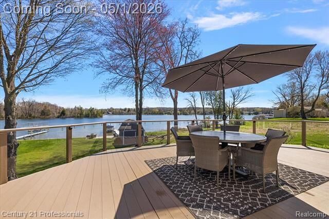 Property Photo:  9800 Sashabaw Road  MI 48348 