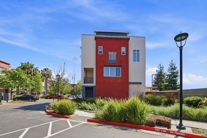 Property Photo: 439 Ellicott Loop CA 95123