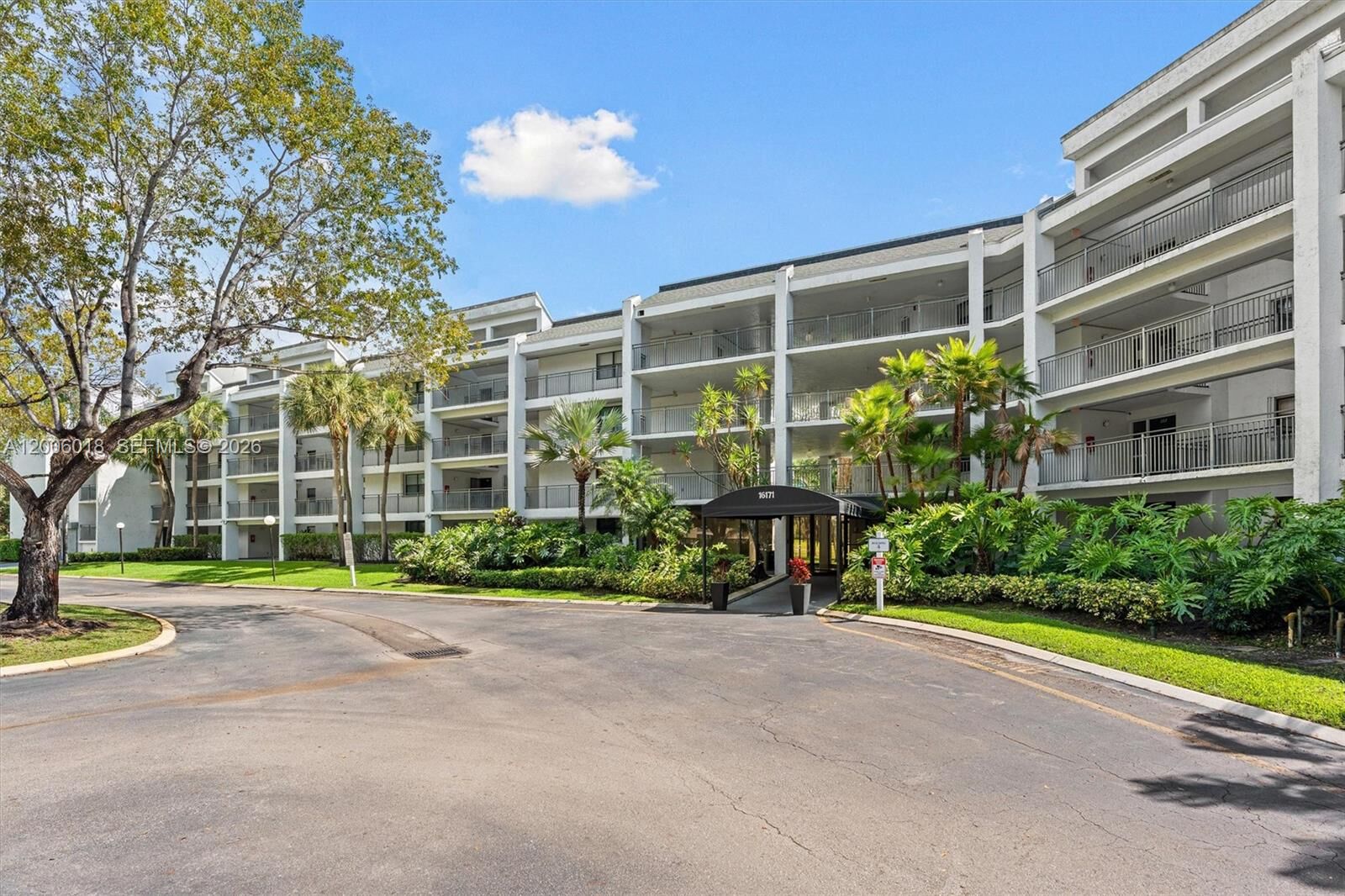 Property Photo:  16171 Blatt Blvd 401  FL 33326 