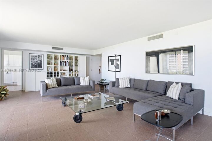 Property Photo:  605 Ocean Dr 7L  FL 33149 