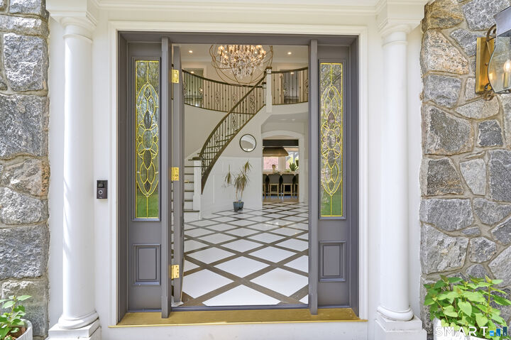 Property Photo:  63 Coventry Lane  CT 06611 