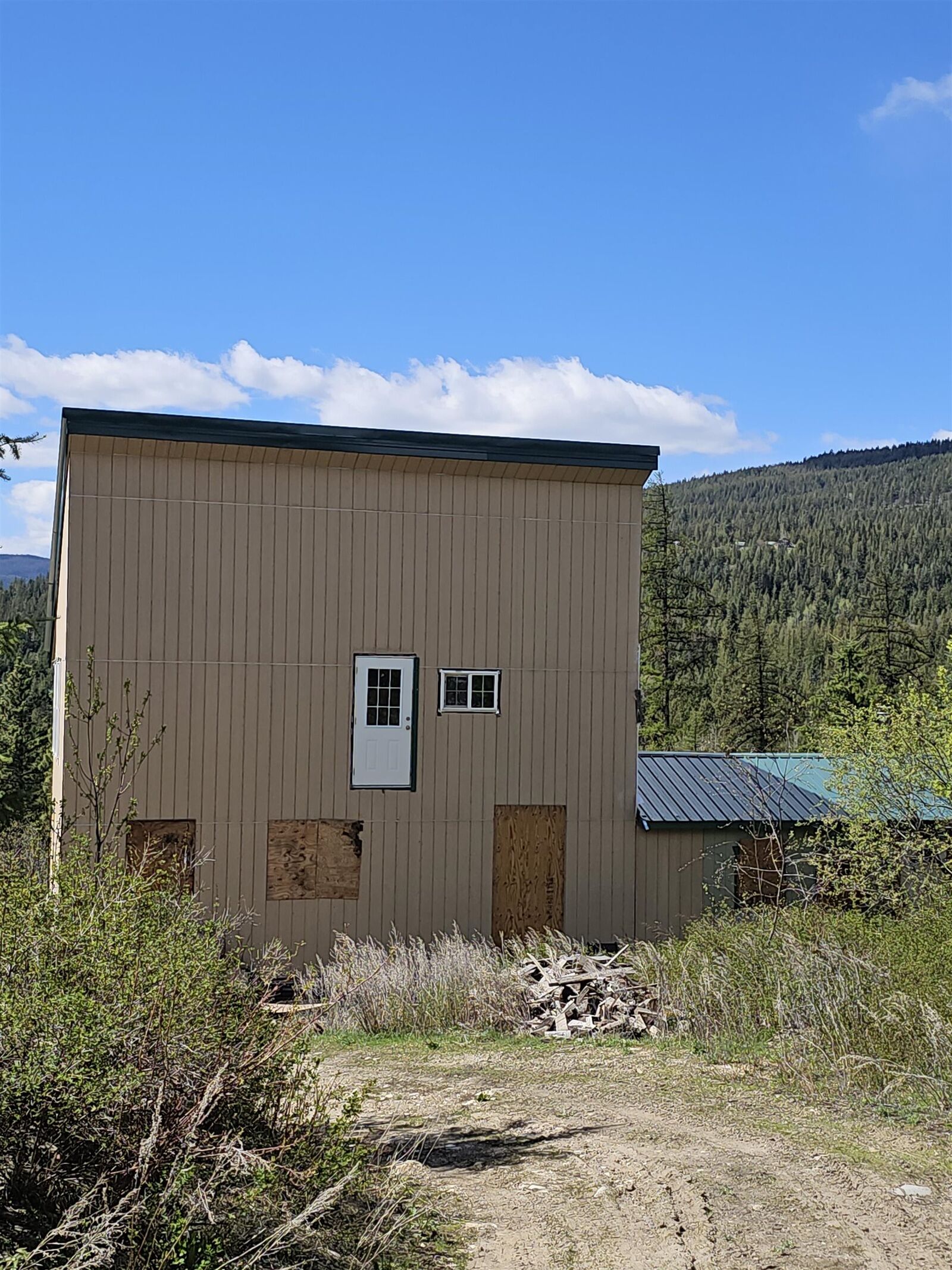 Property Photo:  4 Paxson Ln  WA 99141 