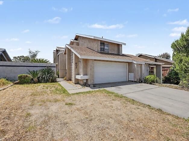 Property Photo:  807 E Harold Avenue  CA 93292 