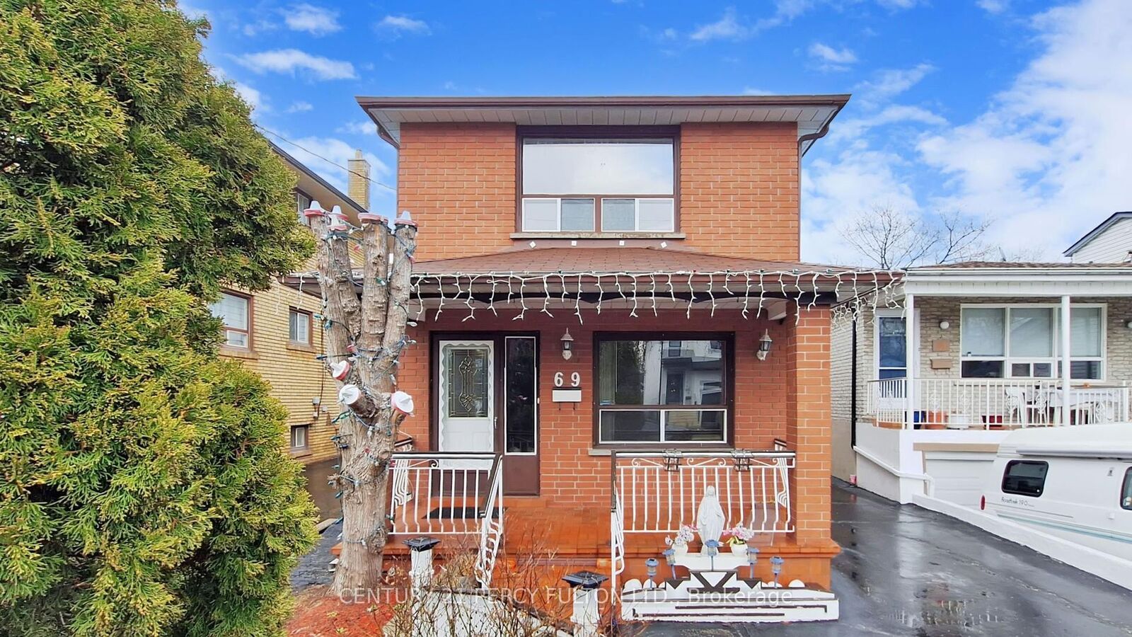 Property Photo:  69 Twenty Fourth Street  ON M8V 3N7 