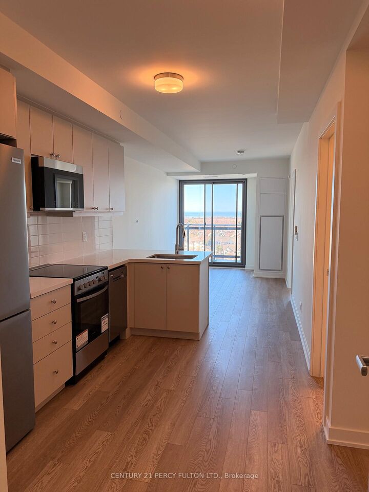 Photo de la propriété:  51 Clarington Boulevard 1205  ON L1C 0H6 